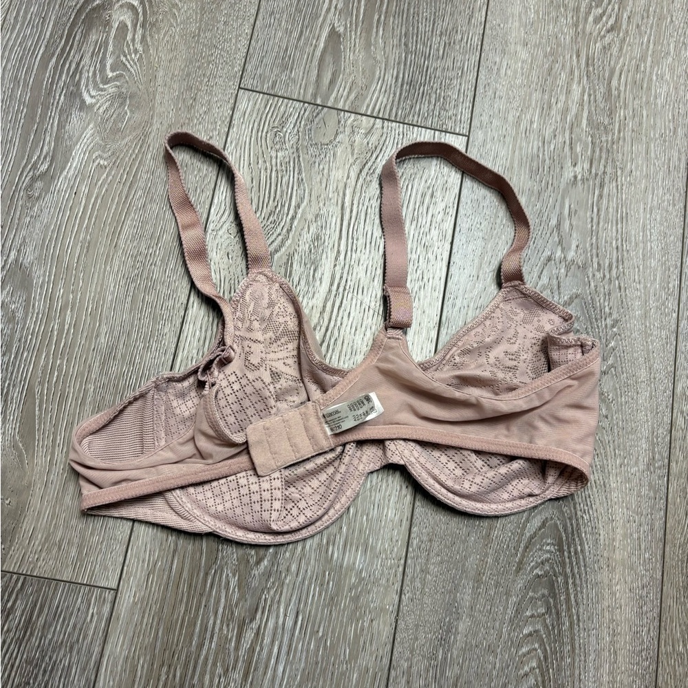Wacoal Lace Bra in Soft Pink - Picture 4 of 6